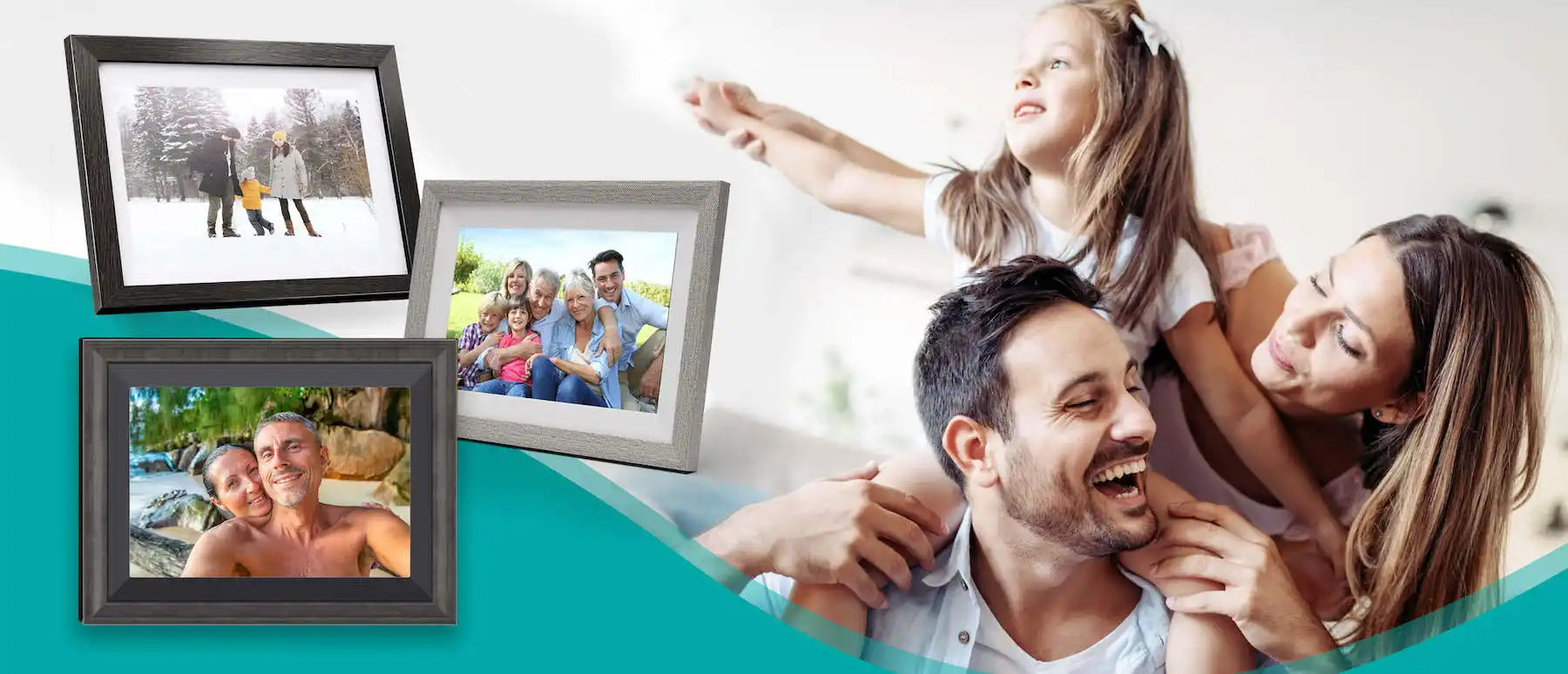 Digitale fotolijsten die familie foto’s tonen.