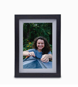 Digitale fotolijst Wit & bruin hout met wifi & frameo app - 25.4cm